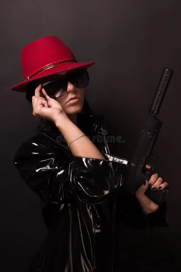 Spy woman video. Девон аоки шпионки 2004. Turkish скрытая. Spy woman video. Женщина шпион.