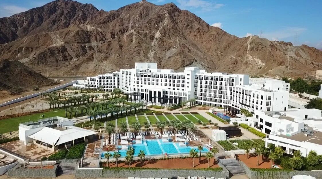 Фуджейра оаэ intercontinental fujairah. Палас бич резорт фуджейра 5. Address beach resort fujairah. Фуджейра резорт 5. Фуджейра резорт 5.