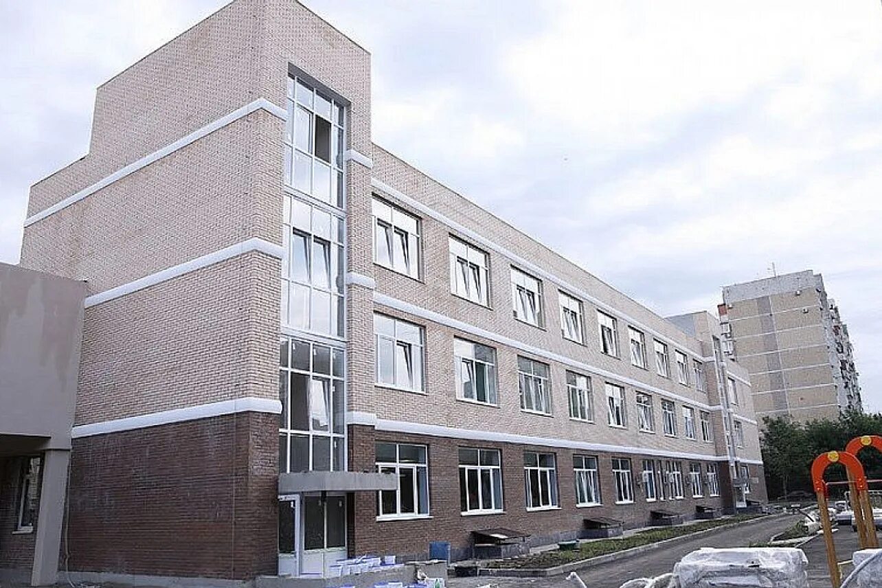 школа 17 краснодар новый корпус. школа 18 краснодар. начальная школа краснодар. лицей 90 краснодар учителя. школа номер 90 лицей краснодар.