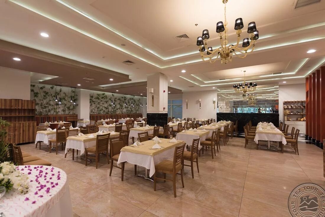 Garden select 5. Royal garden beach hotel 5 турция конаклы. роял гарден селект. анталия роял гарден. royal garden select suite hotel.