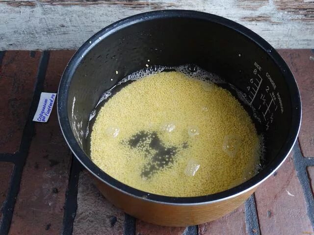 Каша пшено в мультиварке. Пшено в мультиварке на воде. Пшённая каша на воде. Каша дружба на воде. Рассыпчатая пшенка в мультиварке.