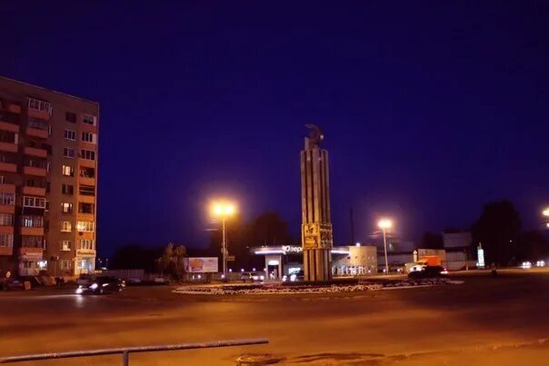Сарапул 200 лет сарапулу. Площадь 200 летия сарапула. сарапул ночная набережная. площадь 200 лет сарапулу. площадь поворот сарапул.