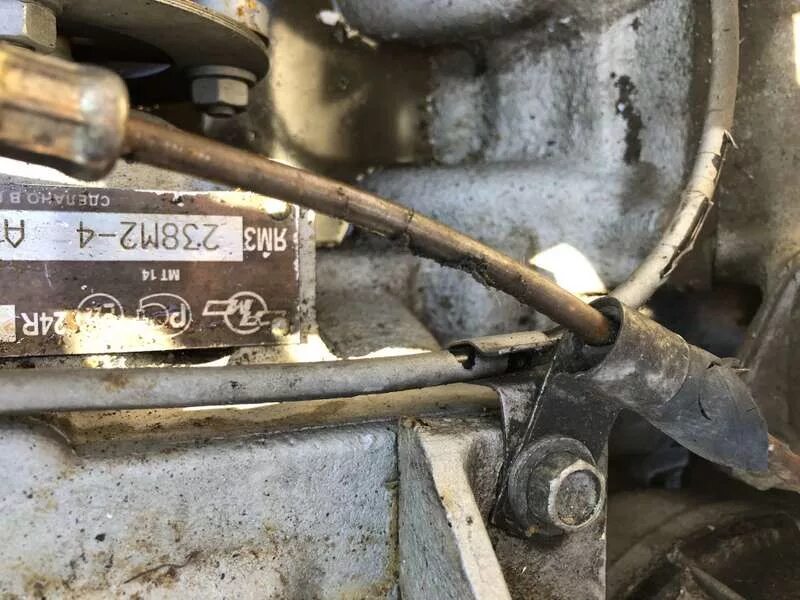 где номер двигателя ямз. шильдик номера двигателя ямз-238 урал. табличка номера двс ямз 238. номер двигателя ямз 236. где номер двигателя ямз.