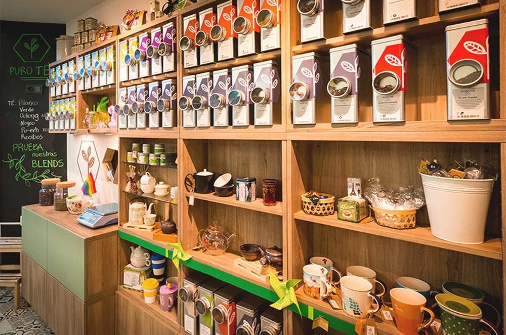 Продается магазин чая. Интерьер чайного магазина. Кофе в магазине. Ассортимент чайного магазина. Магазин чая и кофе.