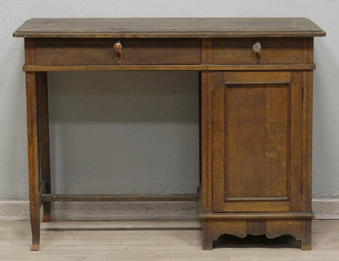 Письменный стол Эрман-800i. Советский письменный стол. Письменный стол 60-х годов. Старинный письменный стол.