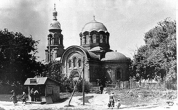 Храм невского старый оскол. Собор Александра Невского (старый Оскол). Кафедральный собор старый Оскол. Кафедральный собор Святого Александра Невского старый Оскол. Александро Невский собор старый.