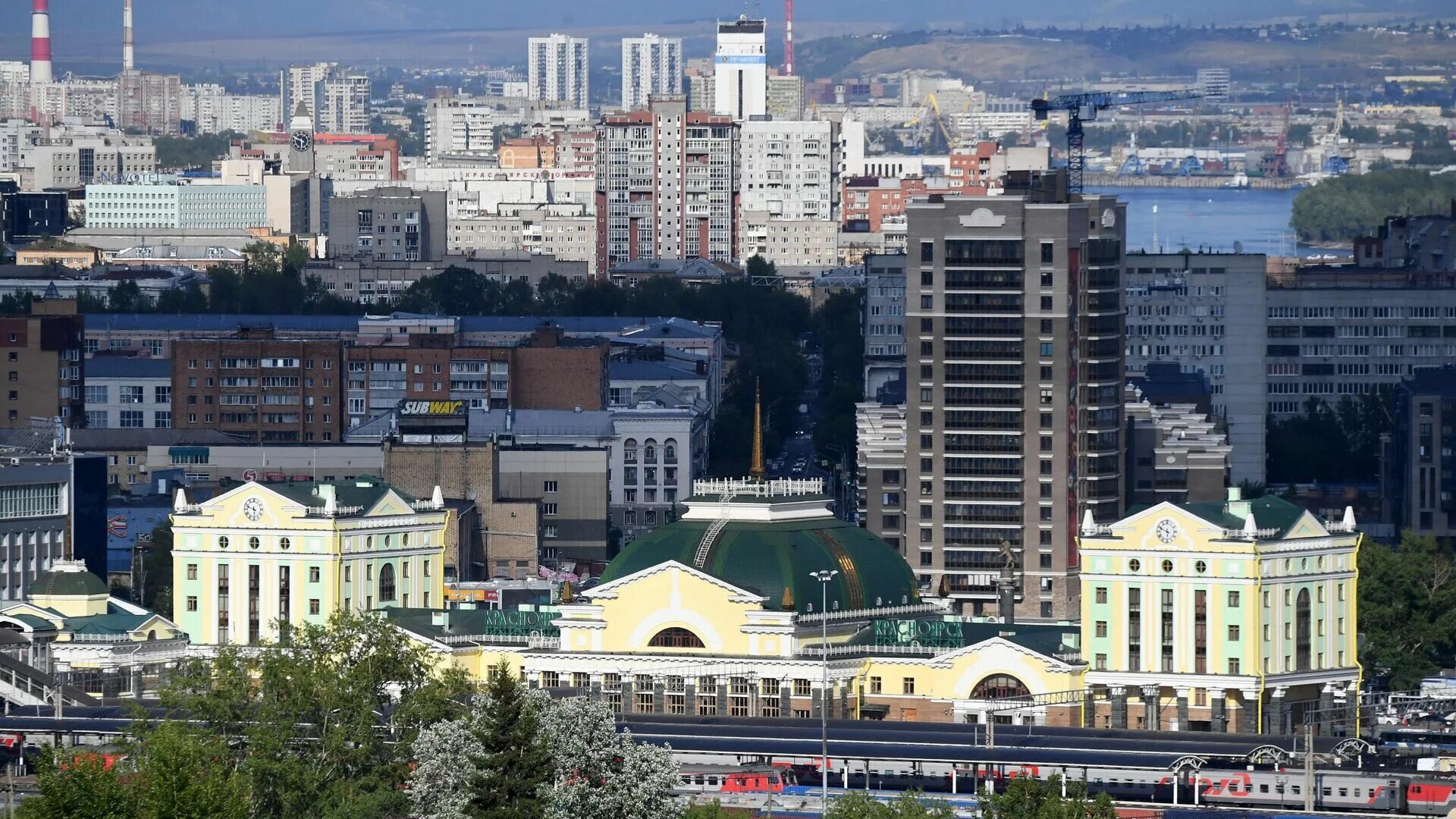 Время красноярске в данный. Центральный район Красноярск. Красноярск 2022. Красноярск центр. Красноярск город миллионник.