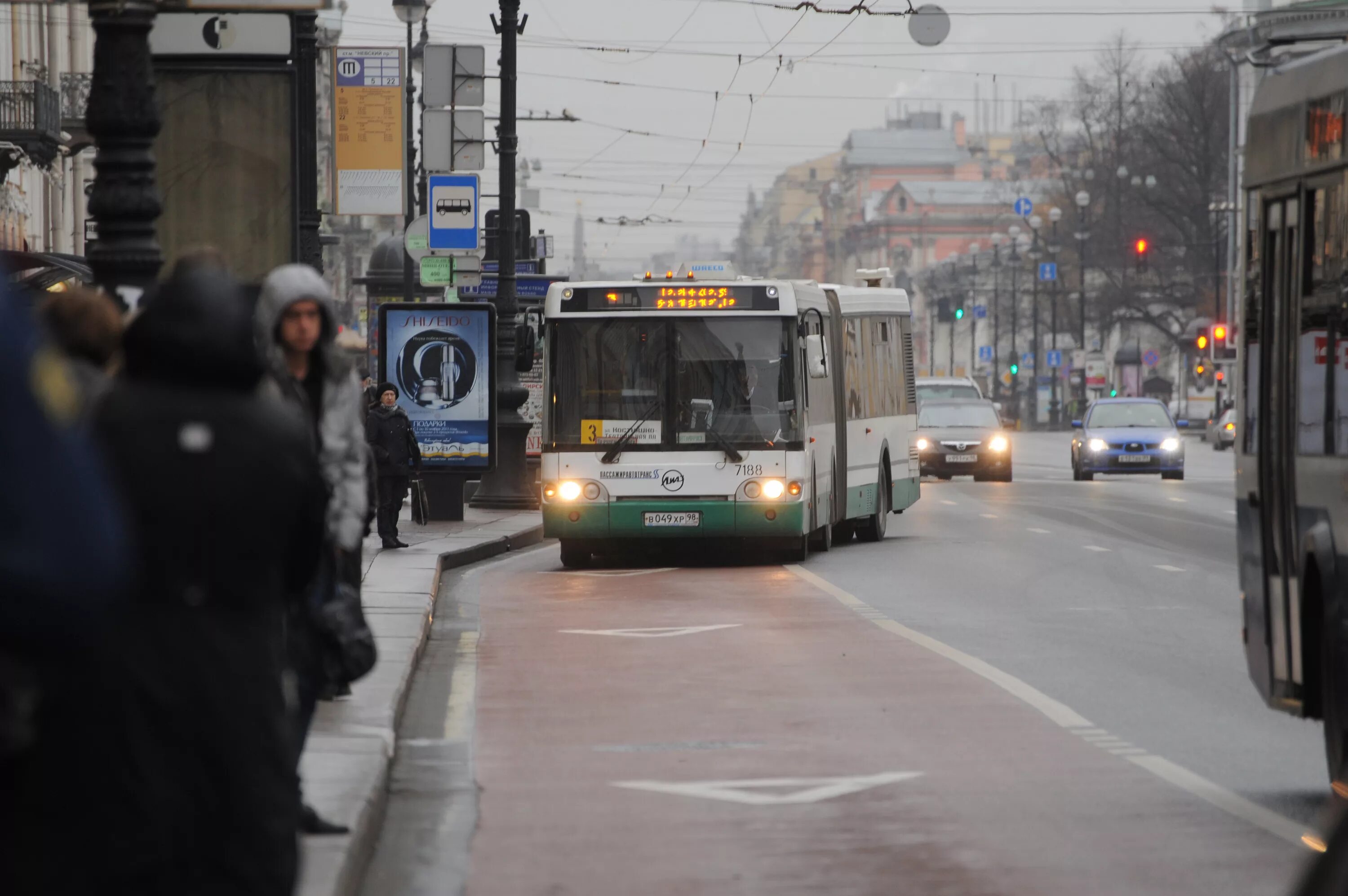 905 автобус маршрут москва. Общественный транспорт Петербурга. Остановки общественного транспорта СПБ. Транспорт Питера. Автобус Петербург зима.