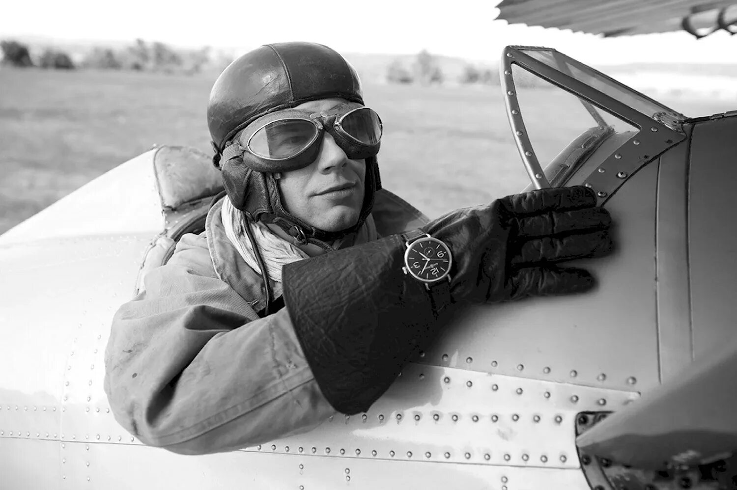 Как называется время летчиков. Очки pilot aviator. часы aviator pilot. часы авиатор второй мировой. фотографии летчиков.