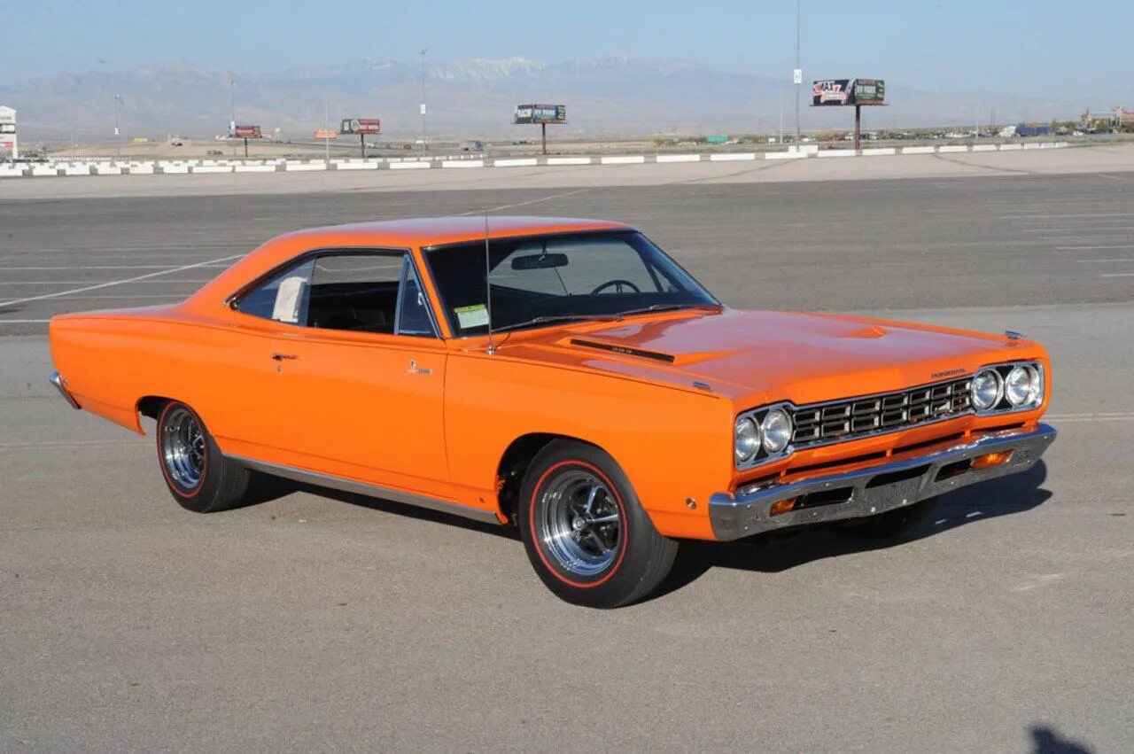 Шина летняя road runner отзывы. Plymouth Roadrunner 1968. 1968 Plymouth Hemi Road Runner. Плимут роад раннер 1968. Road Runner Plymouth Roadrunner 1968.