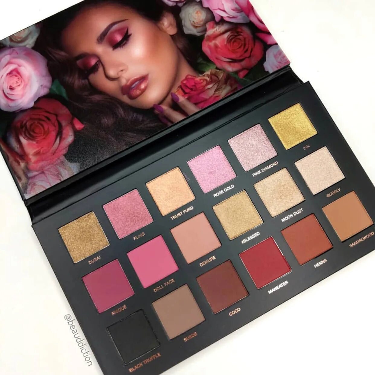 Худа Бьюти палетка. Палетка теней Huda Beauty. Палетка теней Huda Beauty Rose. Худа Бьюти Роуз Голд. Палетка худа