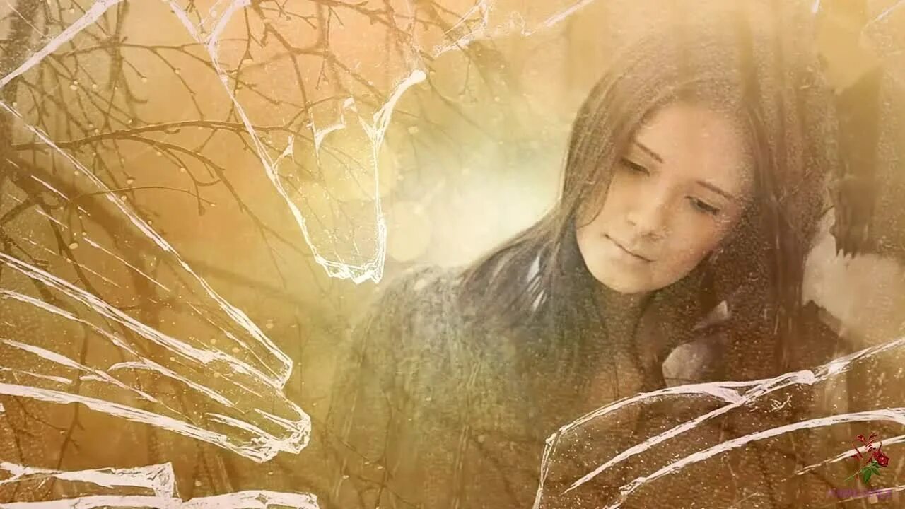 Солнца тихо плачет. Осенняя грусть. Солнца тихо плачет. Женщина обращается к богу. Солнца тихо плачет.