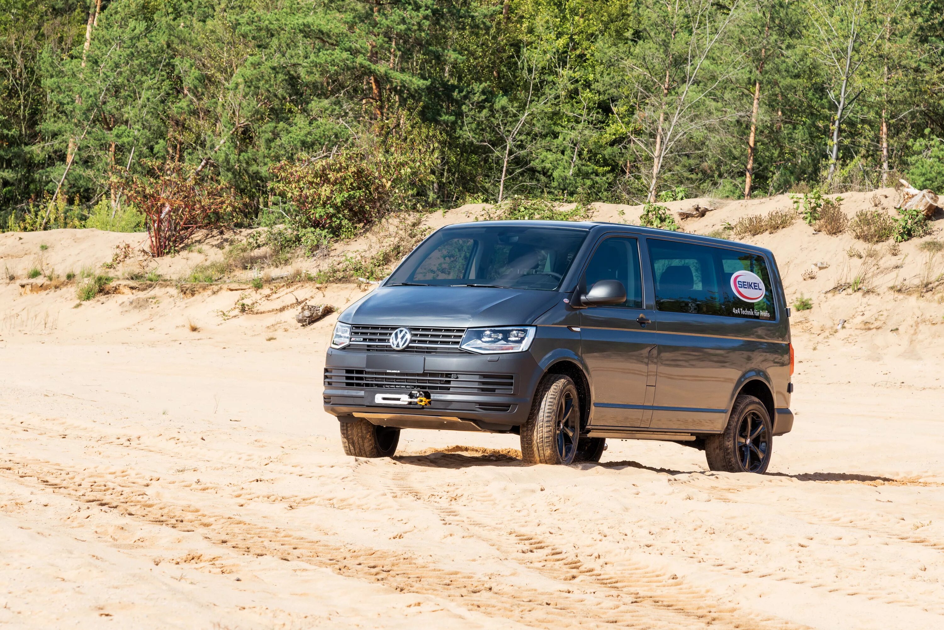 Т5 полный привод. Volkswagen Transporter t5 внедорожный. Off Road t5 Volkswagen Transporter. VW Transporter t6 4x4. Volkswagen Транспортер 4x4 t6.