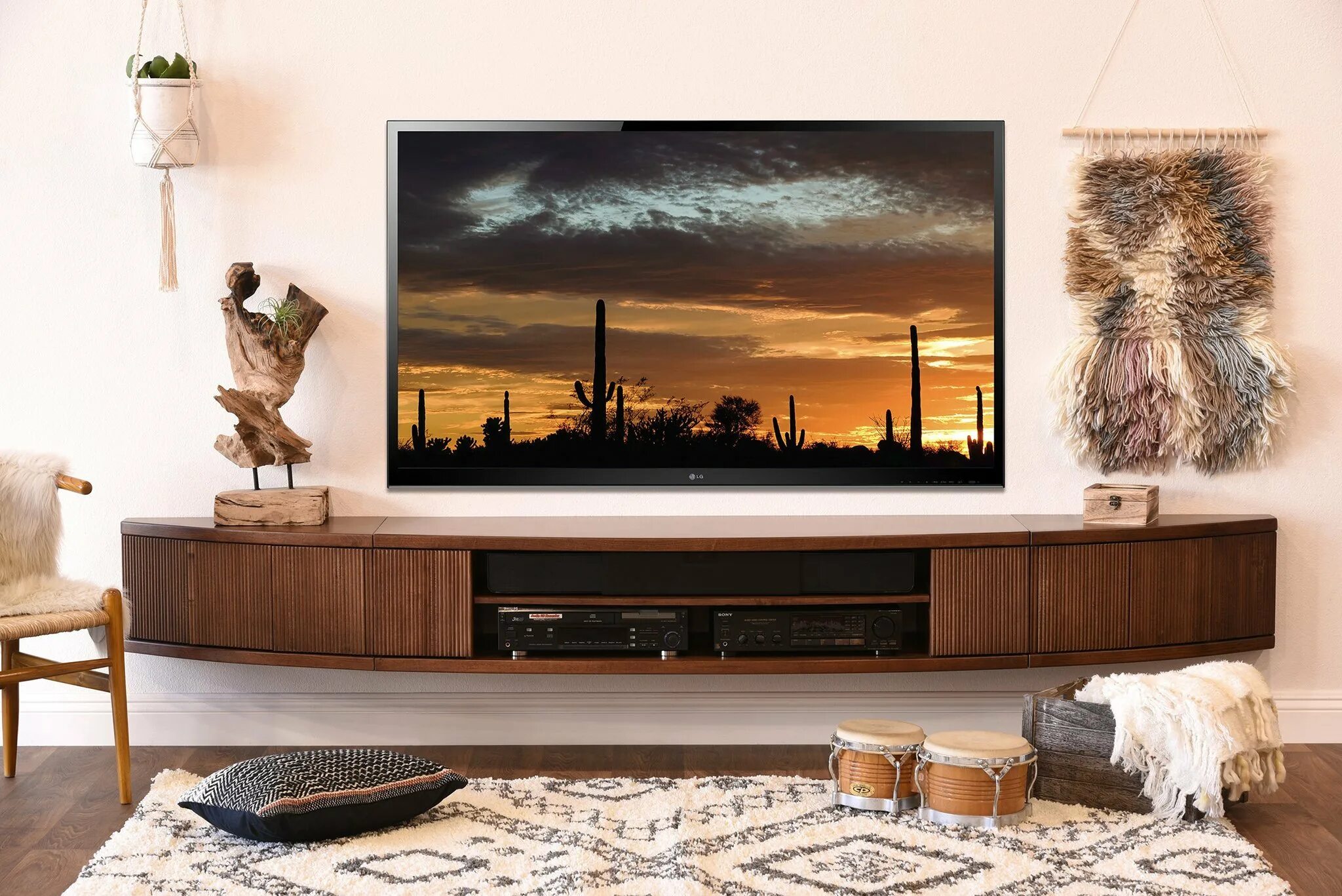 Телевизор-картина на стену. Настенный телевизор 75. Panasonic tx-pr65vt30. Самсунг телевизор 65 настенный. Настенный телевизор 75.