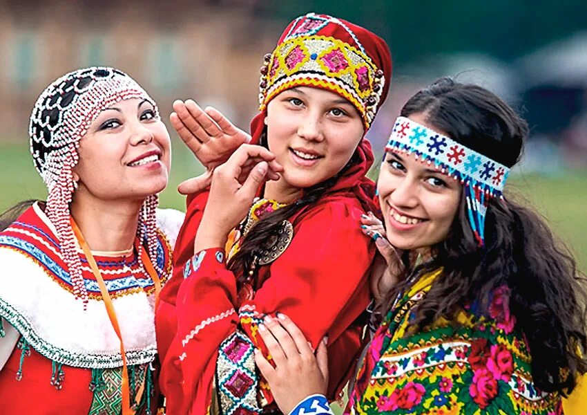 Народы 10 40. Нарыды живущии в росси. Окно 10 40 миссия на карте. Костюмы народов. Многонациональный народ.