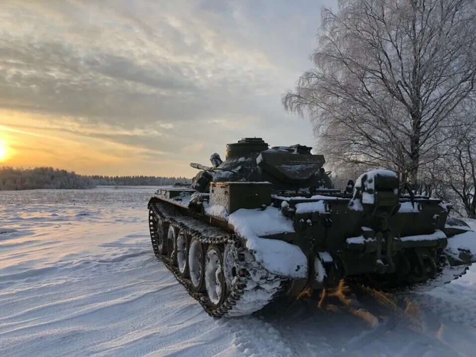 Танки зимой. Танк зимой. Танки в снегу. Танк в зимнем лесу. Танковое мероприятие