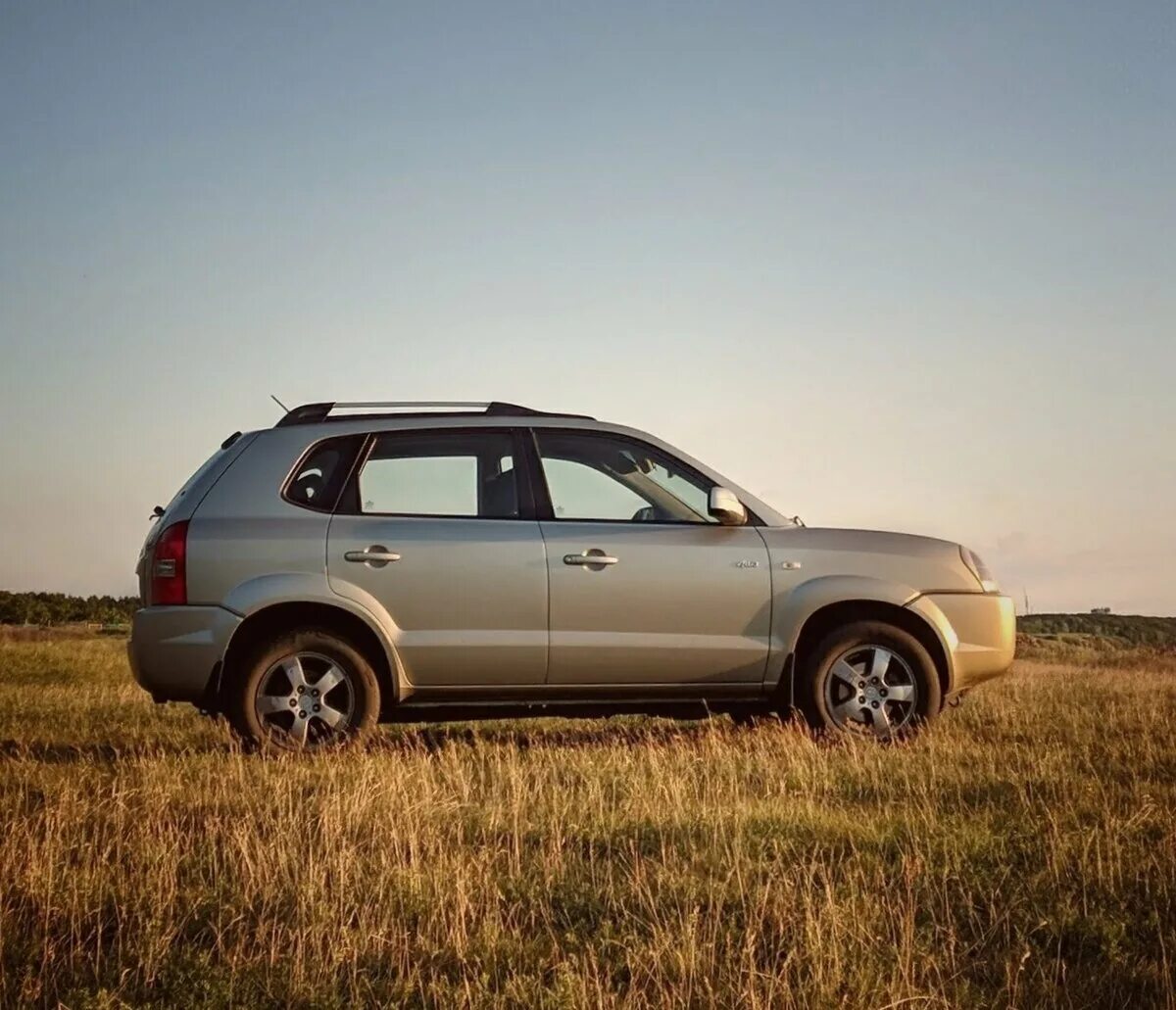 Автомобиль до 500 тысяч рублей. Хендай Туксон 1 поколения. Хендай Туссан универсал. Хендай Туксон полный привод. Недорогие универсалы.