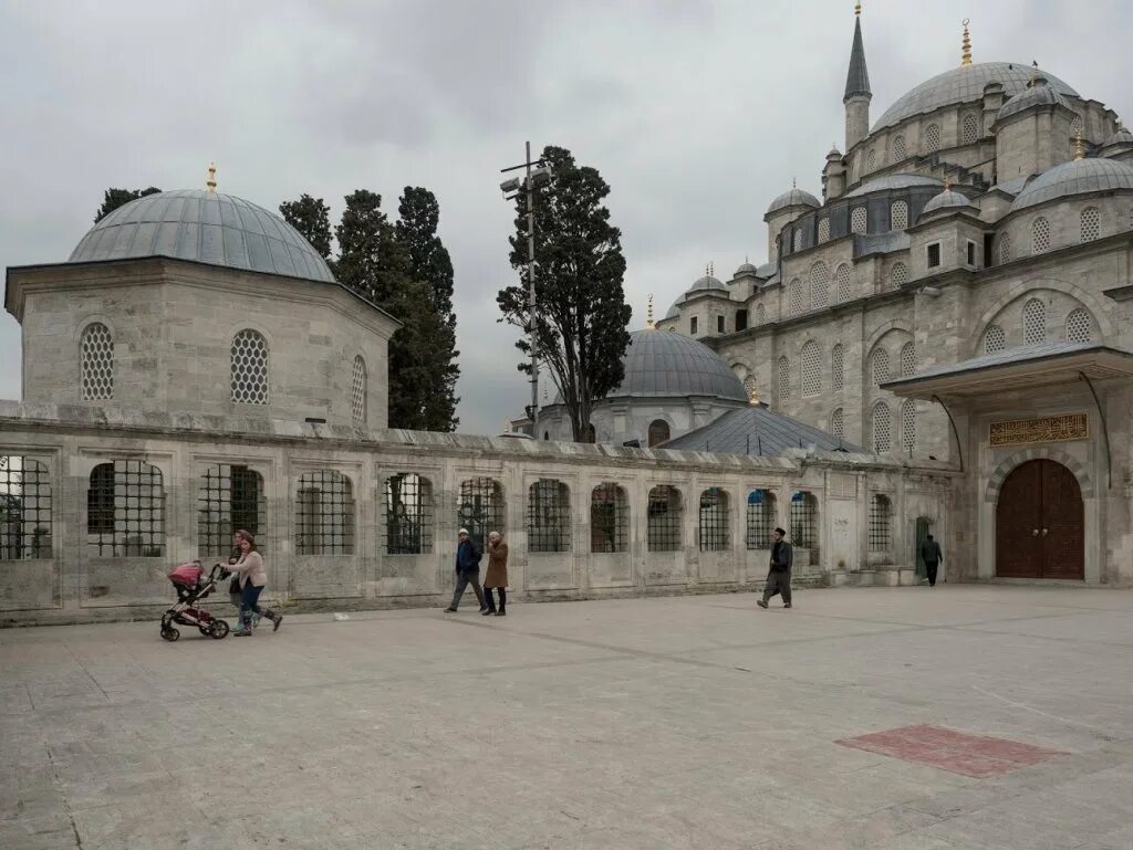 Мечеть Фатих в Стамбуле. Мечети Стамбула район Фатих. Фатих город в Турции. Турция достопримечательности мечеть Фатих.