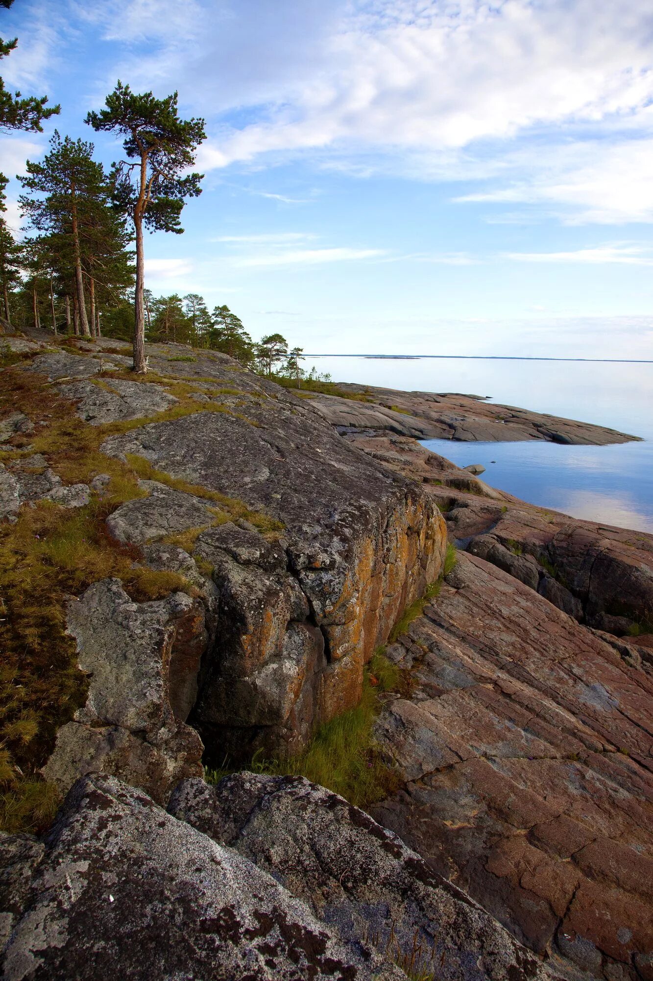 Берегов кий. Кий-остров. онежская губа белого моря. кий остров архангельск. онега белое море кий остров. белое море архангельск остров кий.