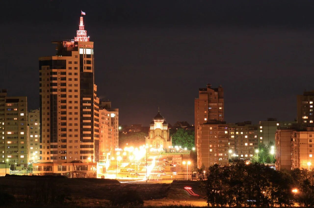 Старый оскол жить. Старый Оскол город. Старый Оскол старый город. Ночной город старый Оскол. Старый Оскол ночью.