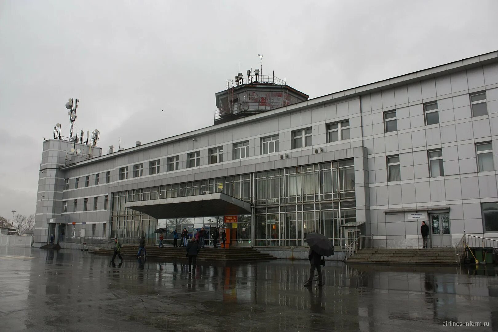 Uus аэропорт. Аэропорт хомутово южно-сахалинск. аэропорт чехова южно-сахалинск. аэропорт южно-сахалинск им. а.п. чехова. аэровокзал южно-сахалинск.