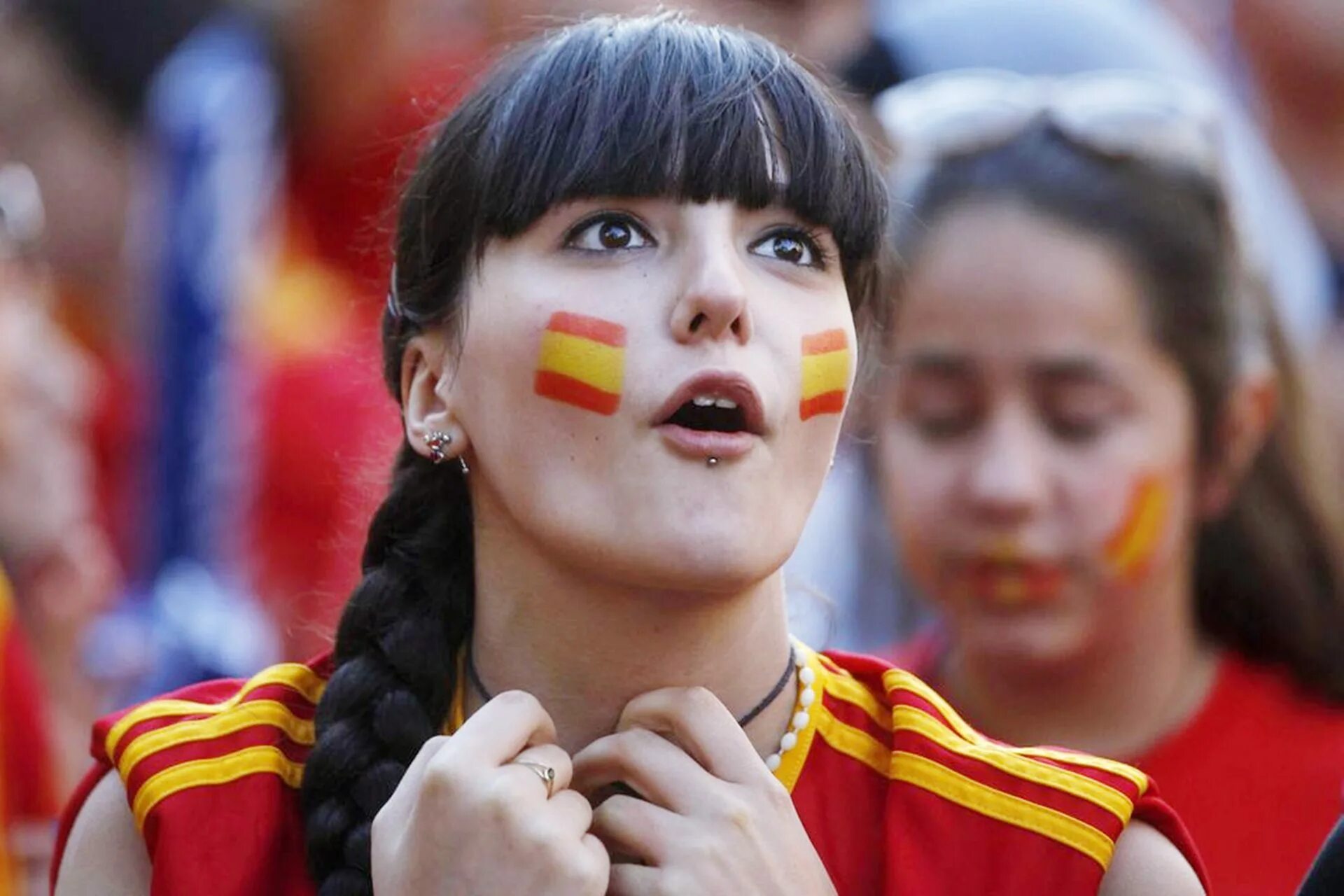 Лица испании. Испанская дева. Испанцы девушки. Лица испании. Испанская внешность.