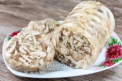Рулет в бутылке из курицы с желатином