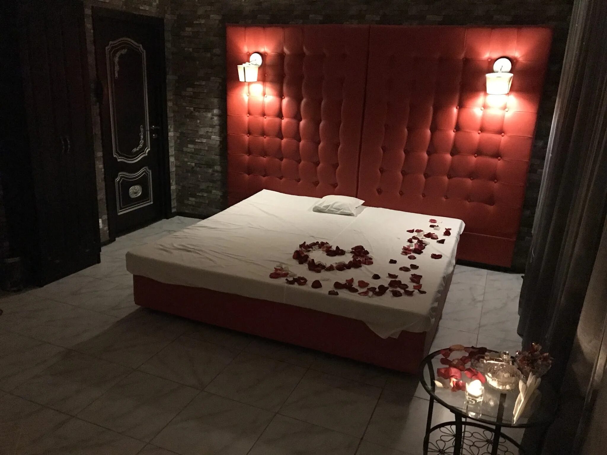 Спа салон зависть оренбург. Спа лотос оренбург. Спа салон. Комната для эротического массажа. Мужской спа оренбург.