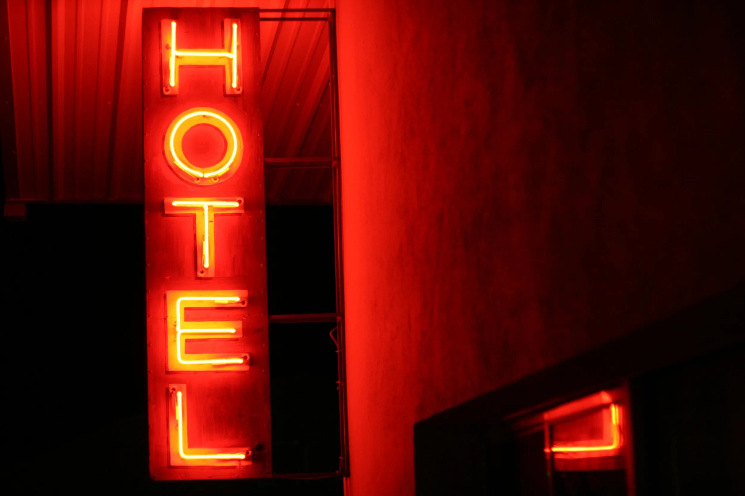 Hotel Neon. Неоновая вывеска отель. Неоновый пост. Neon отель Некрасовка. Неоновый режим