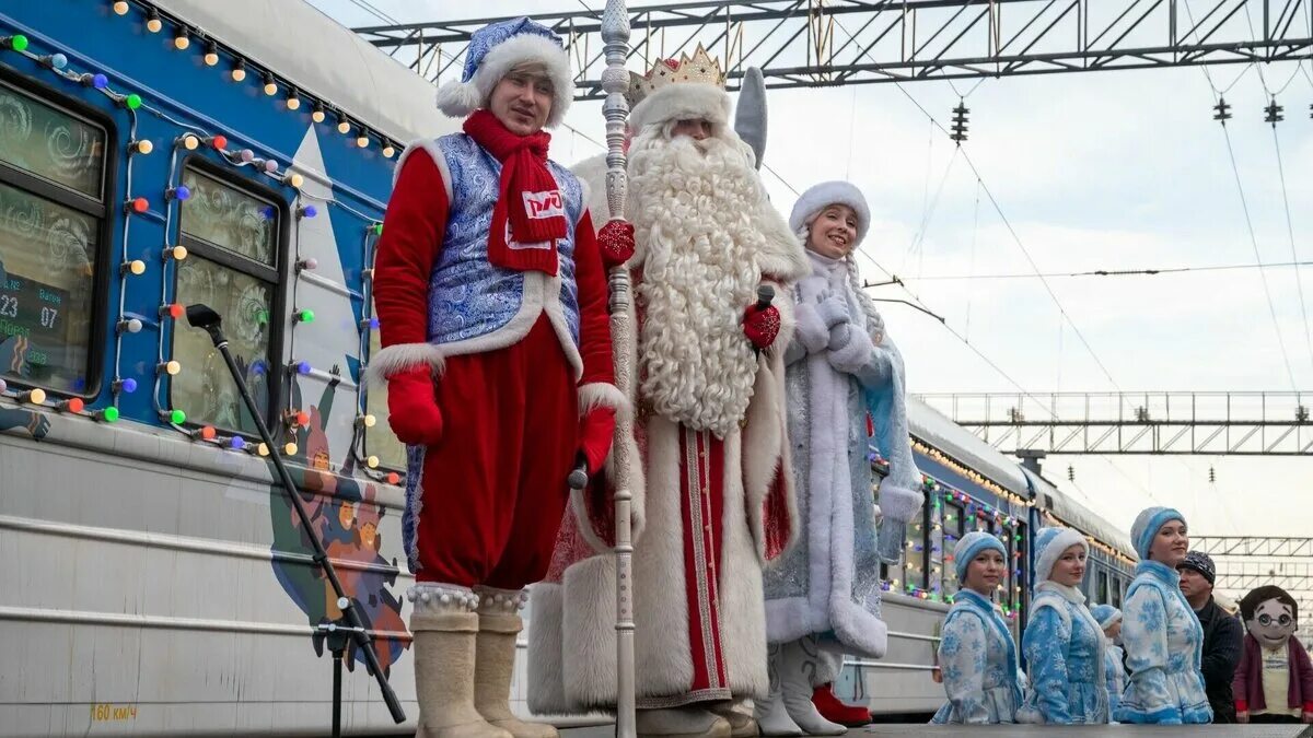 Фото новогодний поезд нижний новгород арзамас 10 декабря в Нижний Новгород прибыл новогодний поезд Деда Мороза