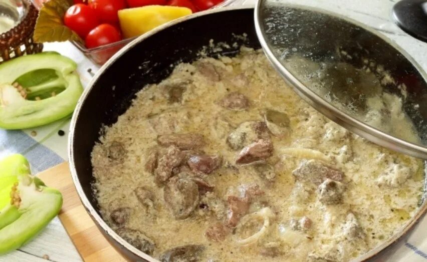 блюда из печени. готовим с куриной печенью. куриная печень на сковороде. готовим с куриной печенью. куриная печень по-милански.