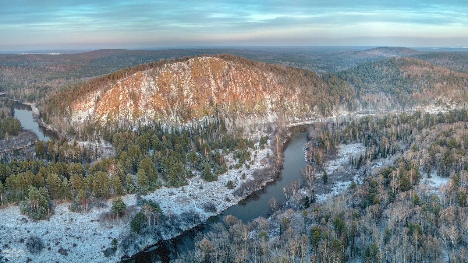 уральские горы нижний тагил. уральские горы нижний тагил. уральские горы нижний тагил. гора медведь камень нижний тагил. камень дыроватик нижний тагил.