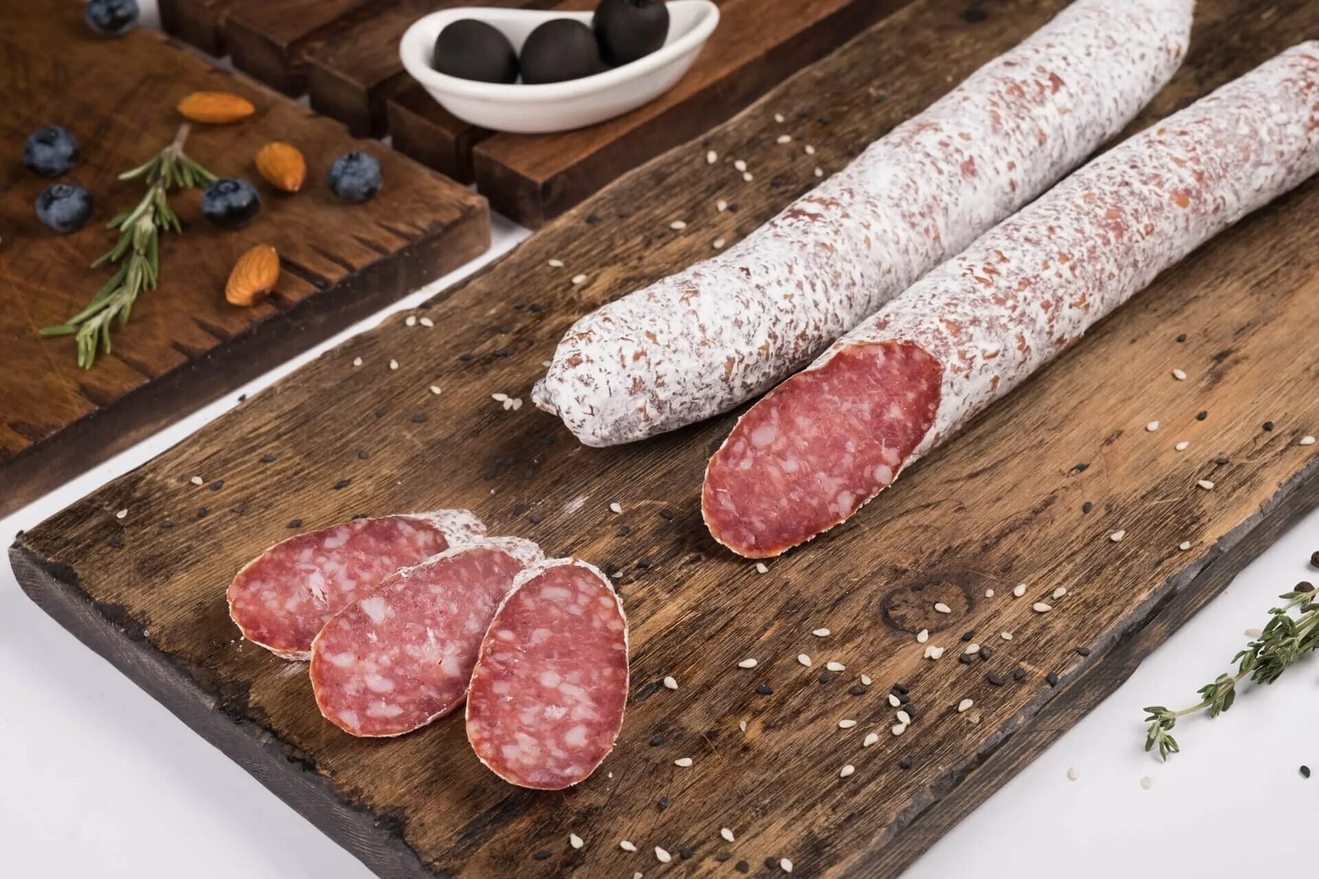 Колбаса рублевский салями дель борго сыровяленая полусухая. Колбаса сыровял черкизово фуэт экстра 150г. Salumi di bosco колбаса. Сальчесонс сыровяленная колбаса. Итальянская колбаса сыровяленая фуэт.