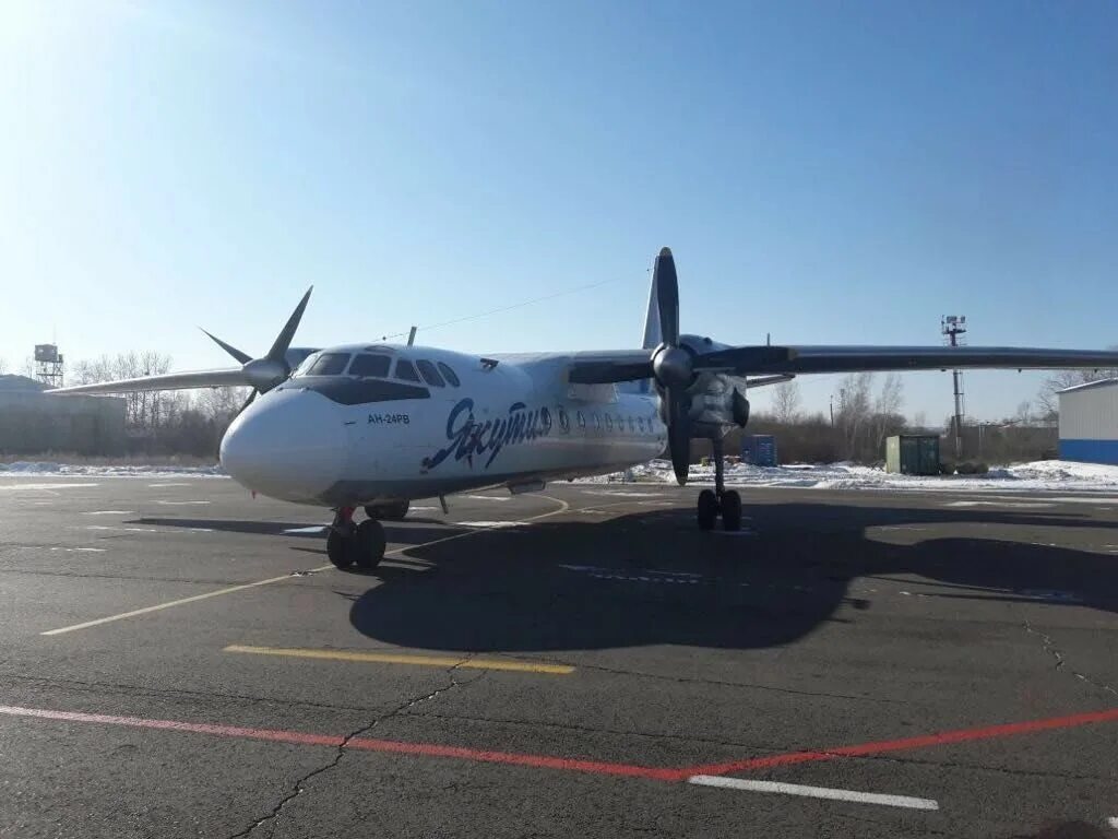 Красноярск якутия авиабилеты. Ан 24 якутия. самолеты авиакомпании якутия ан 24. ан-24 пассажирский якутск. самолет ан 24 якутия.