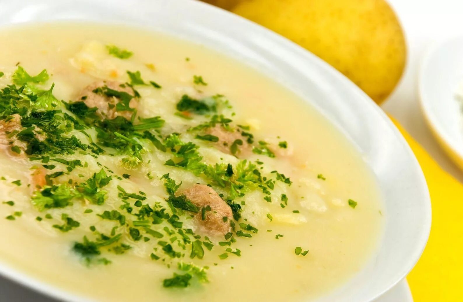 Суп пюре из картошки и курицы. Суп-крем «куриный со сливками». суп пюре куриный. сырный суп пюре с курицей. английский куриный суп с плавленым сыром.