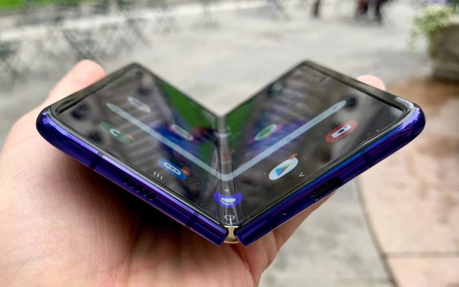 Samsung Galaxy z Fold 3. Samsung s10 Fold. Samsung z Fold 3 экран. Samsung Galaxy z Fold 4 щель. Galaxy fold экран