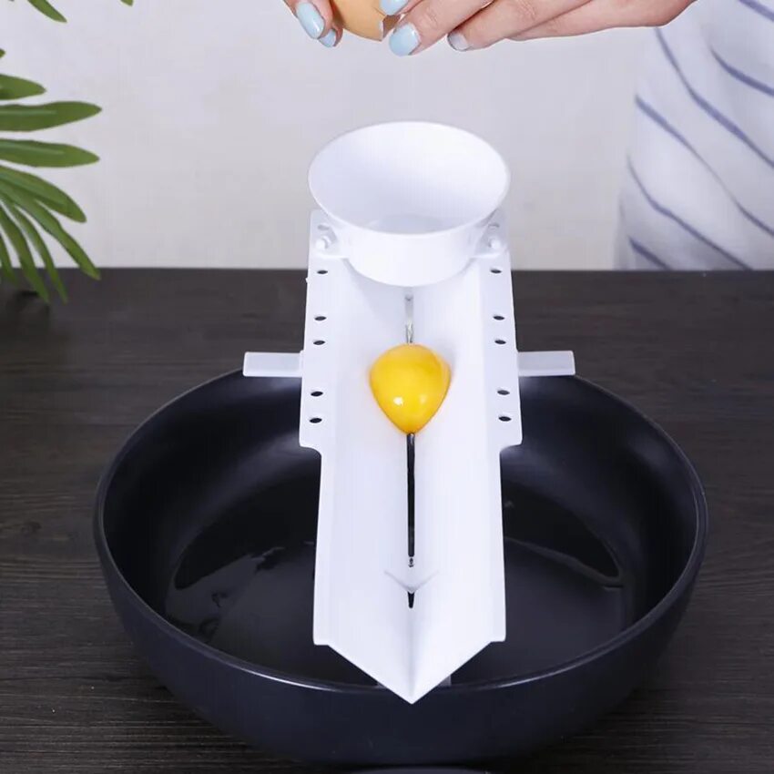 Как отделить белок от желтка. Разделитель сепаратор желтка для яиц. Egg separator. Egg separator. Сепаратор для яиц купить.