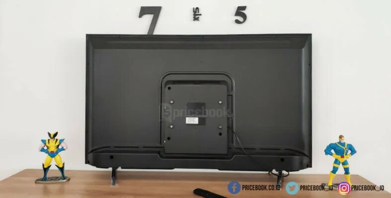 Mi TV 4s 43 кронштейн. Xiaomi mi TV p1 крепления. Кронштейн для телевизора Xiaomi 43. Xiaomi mi TV 4s на кронштейне.