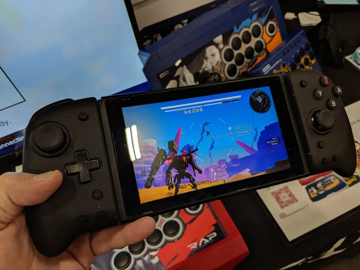 Hori nintendo switch. Nintendo Switch Hori Split Pad Pro Monster Hunter. Сталкер на Нинтендо свитч. Nintendo Switch 2017 и 2019. Nintendo Switch 2 с гибким дисплеем.