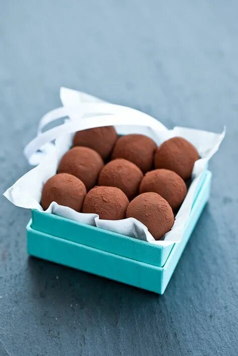 Конфеты трюфель упаковка. Truffles шоколад upakovka. шоколадные трюфели упаковка. трюфельные конфеты в упаковке. сладости в пачках печеньуи.