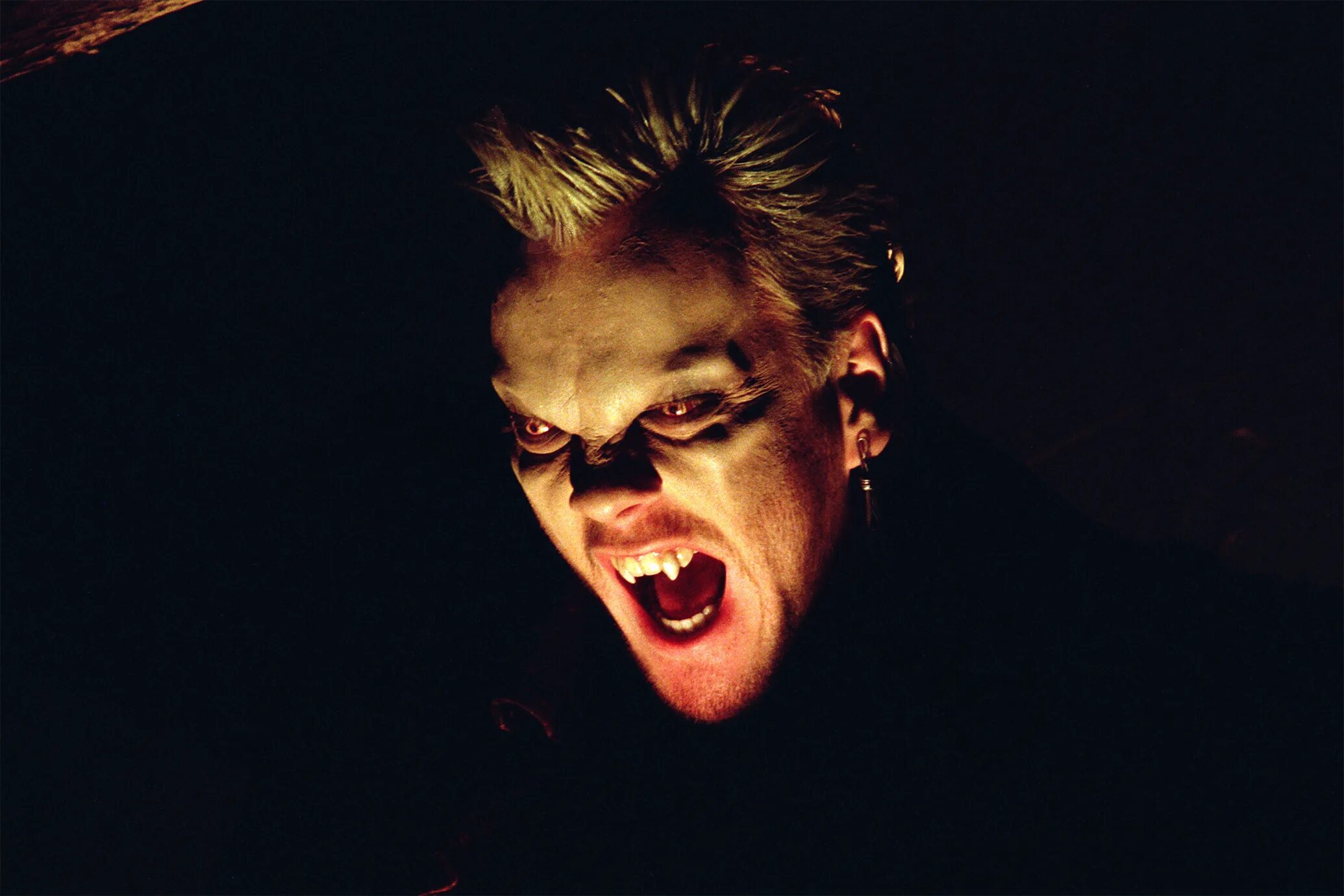 Кифер сазерленд пропащие ребята. Пропащие ребята 1987 дуэйн. Lost boys trippie. Lost boys trippie. Lost boys paul.