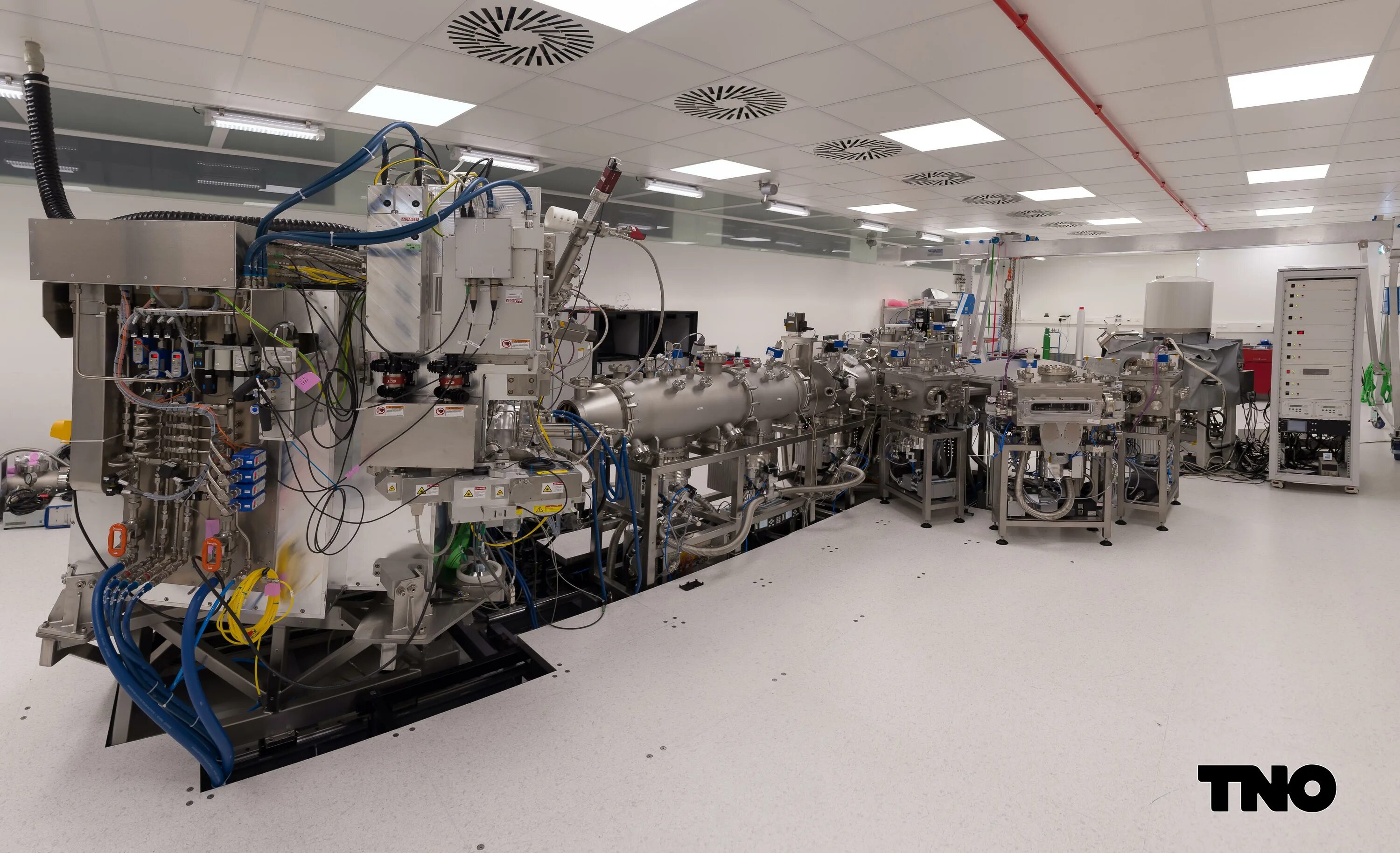 High na euv. Фотолитография asml. euv-литограф. литографическое оборудование asml. нидерланды asml.