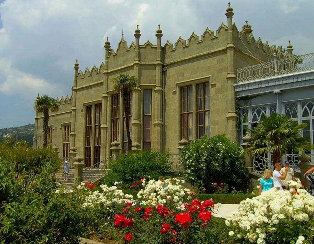 Воронцовский дворец алупка. Алупка крым воронцовский дворец. граф воронцов воронцовский дворец. алупка воронцовский дворец 2025. алупкинского дворца графа воронцова.