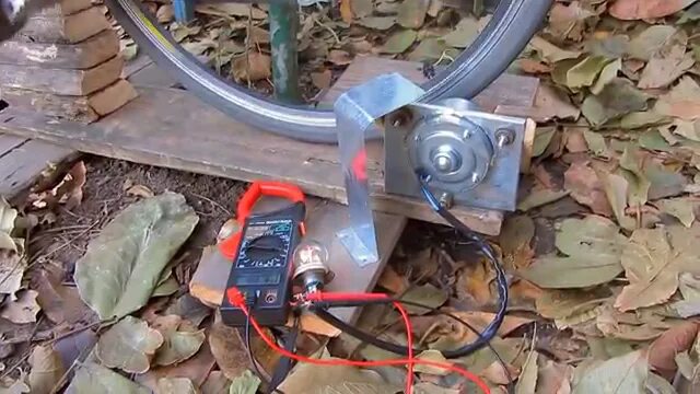 220 вольт своими руками видео. Генератор на 220 вольт из бензопилы. самодельный бензогенератор на 220 вольт. генератор из бензокосы на 220 вольт. генератор из газонокосилки 220 вольт.