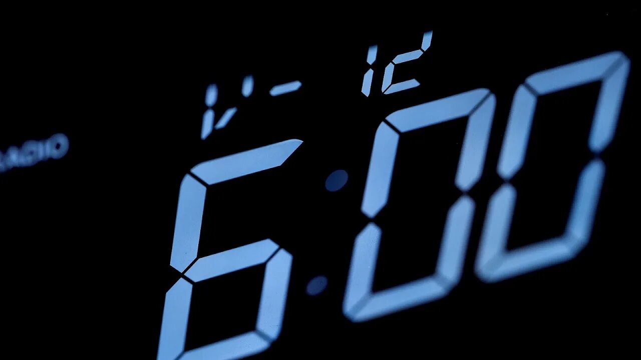 6 октября время. Будильник на 6 часов. Часы шесть утра. Электронные часы шесть утра. Будильник шесть утра.