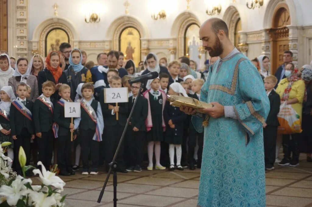 храм 1000 крещение. храм живоначальной троицы в чертанове 2014 молебен. храм 1000 крещение. храм 1000 крещение. храм живоначальной троицы в москве.