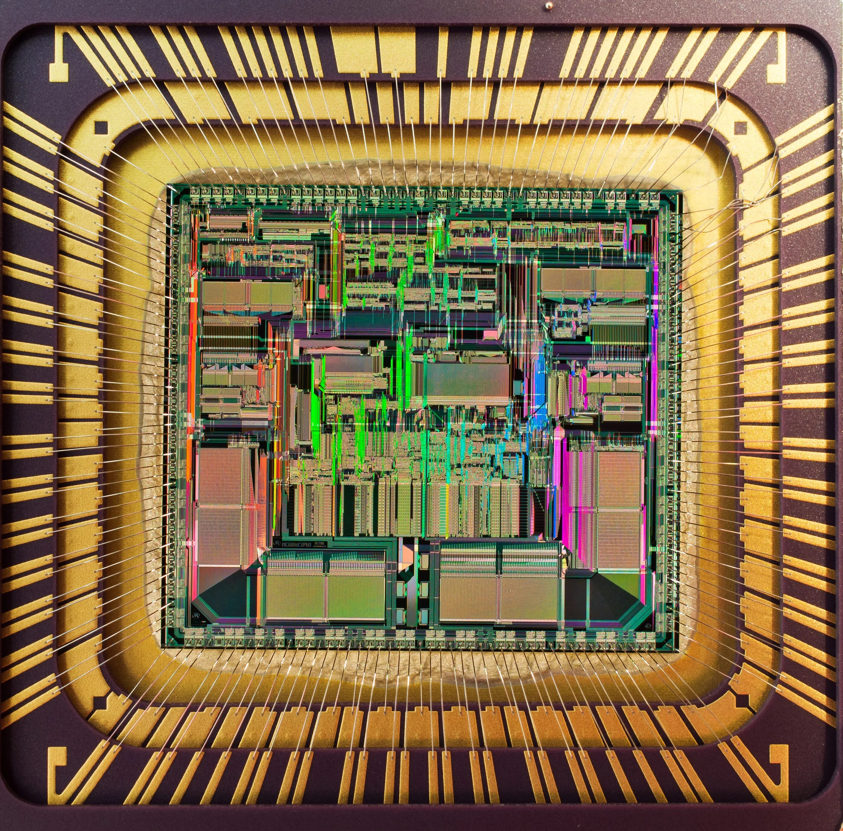 Скопировать процессор. Архитектура процессора m1. Кристалл процессора z80. Intel Core i9 под микроскопом. Топология ИМС.