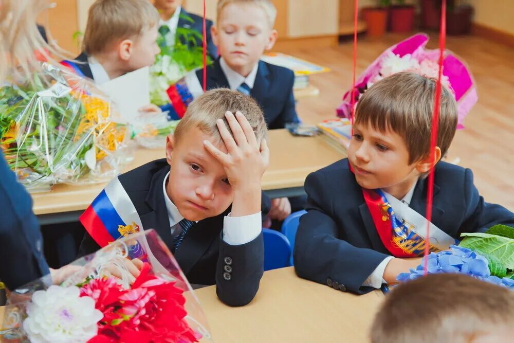 Последняя неделя в школе. Последняя учебная неделя 3 класс. Школа рисунок. Школьный фон. Первая учебная неделя в школе.