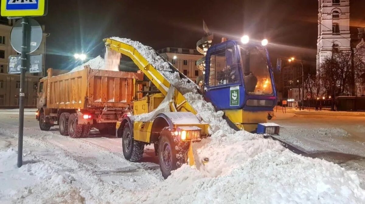 Вывоз снега. Снегопад в Воронеже. Воронеж уборка снега. Техника для уборки снега в городе.