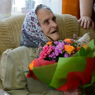 Старше 90 лет